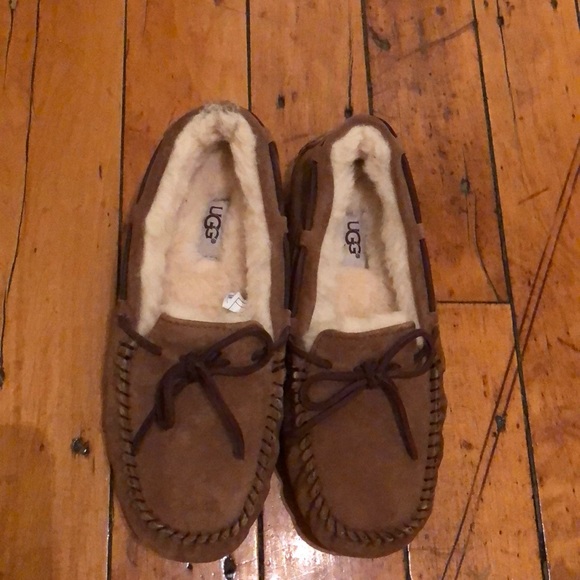UGG Shoes - Ugg Dakota Moccasin Slipper